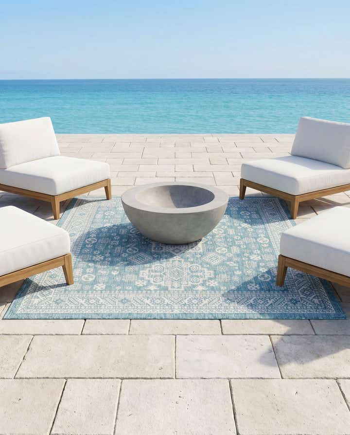 7' 10 x 7' 10 Easy-Clean Aztec Indoor / Outdoor Square Rug