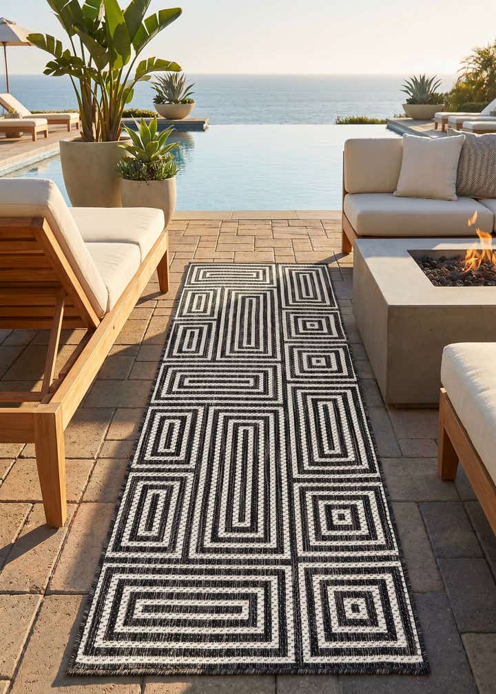 2' x 6' Easy-Clean Modern Indoor / Outdoor Runner Rug