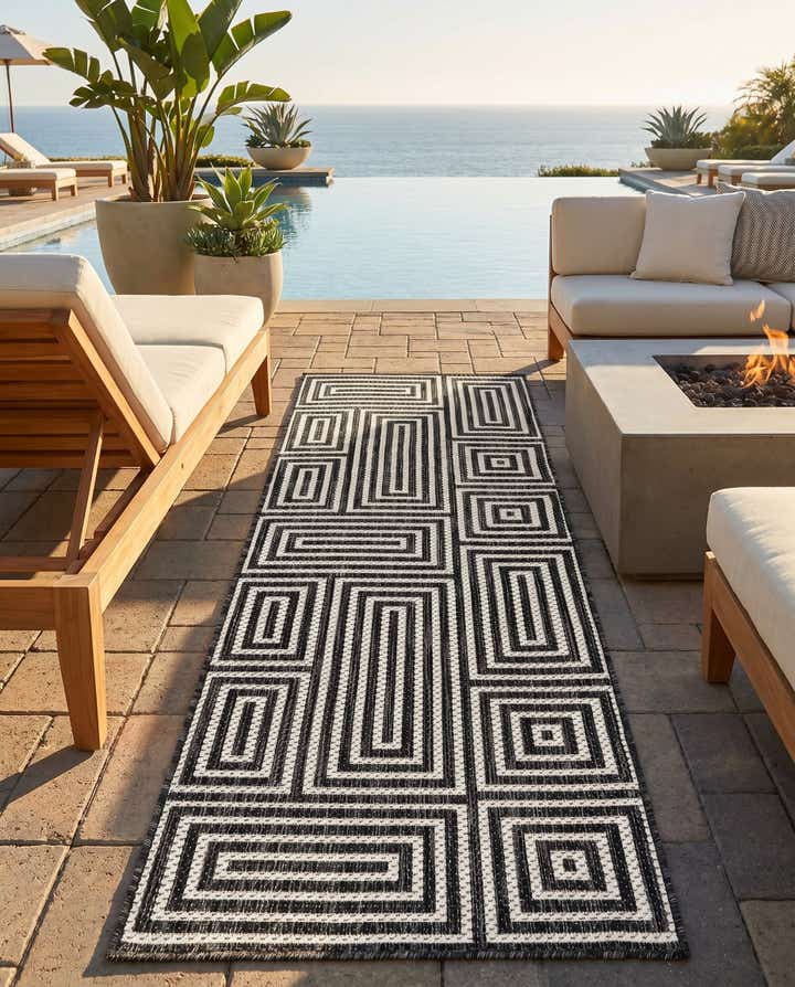 2' x 6' Easy-Clean Modern Indoor / Outdoor Runner Rug