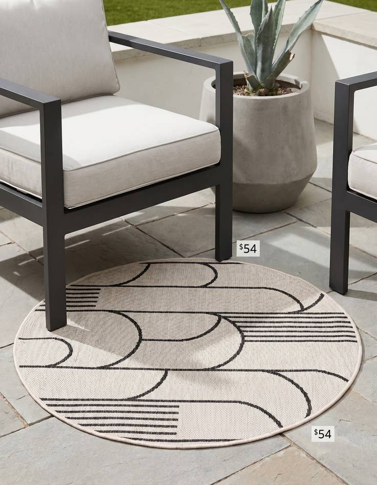 Detail image of 3' x 3' Easy-Clean Modern Indoor / Outdoor Round Rug