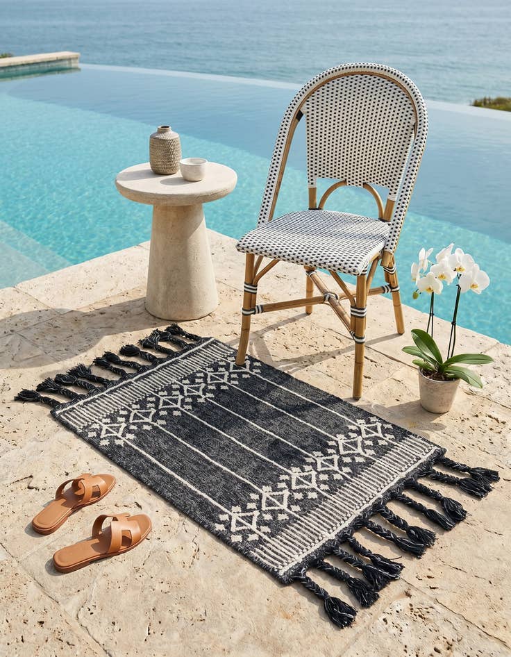 Detail image of 2' x 3' 1 Easy-Clean Eco Bohemian Indoor / Outdoor Rug