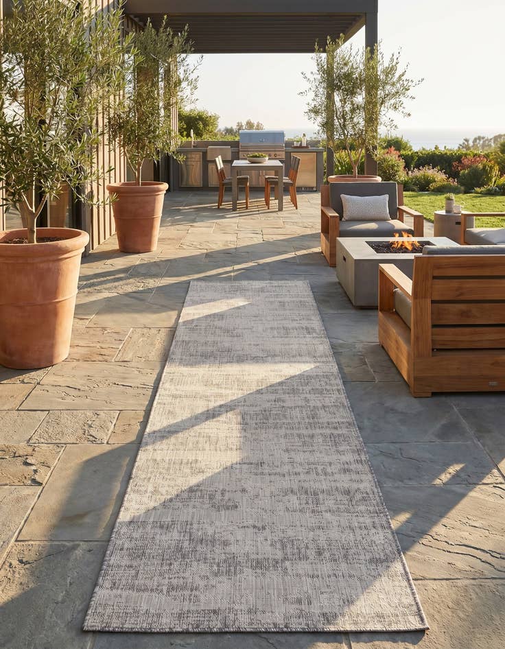 Detail image of 2' 7 x 10' Easy-Clean Modern Indoor / Outdoor Runner Rug