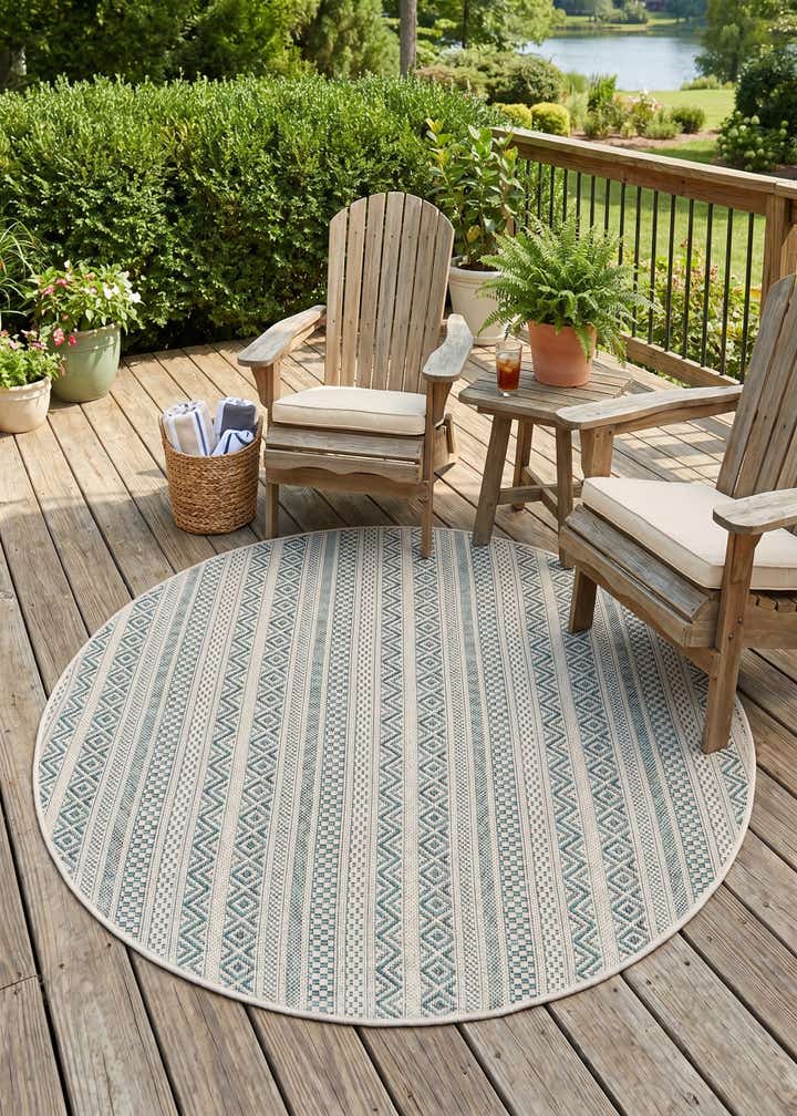 4' x 4' Easy-Clean Striped Indoor / Outdoor Round Rug