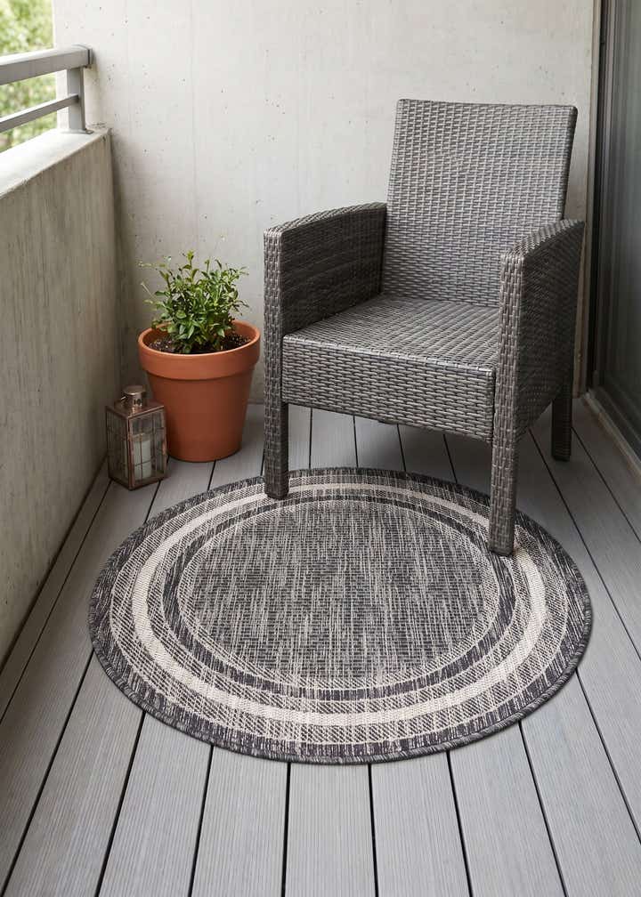3' x 3' Easy-Clean Border Indoor / Outdoor Round Rug
