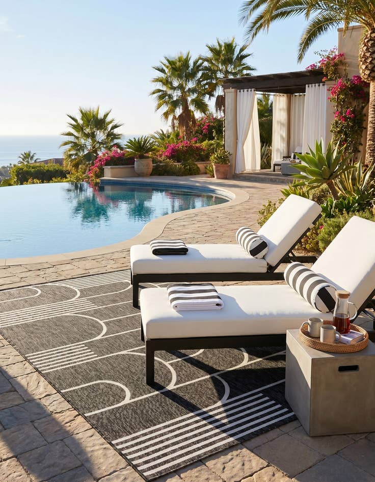 Detail image of 5' 3 x 8' Easy-Clean Modern Indoor / Outdoor Rug