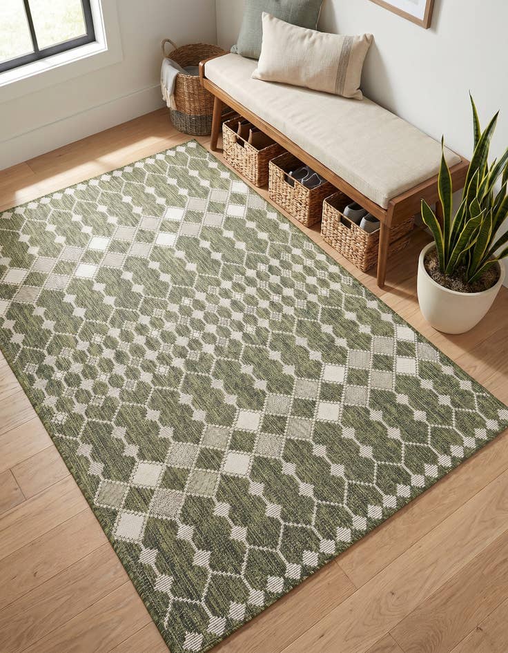 Detail image of 5' 3 x 8' Easy-Clean Trellis Indoor / Outdoor Rug