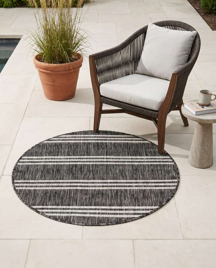 3' x 3' Easy-Clean Jill Zarin Anguilla Indoor / Outdoor Round Rug