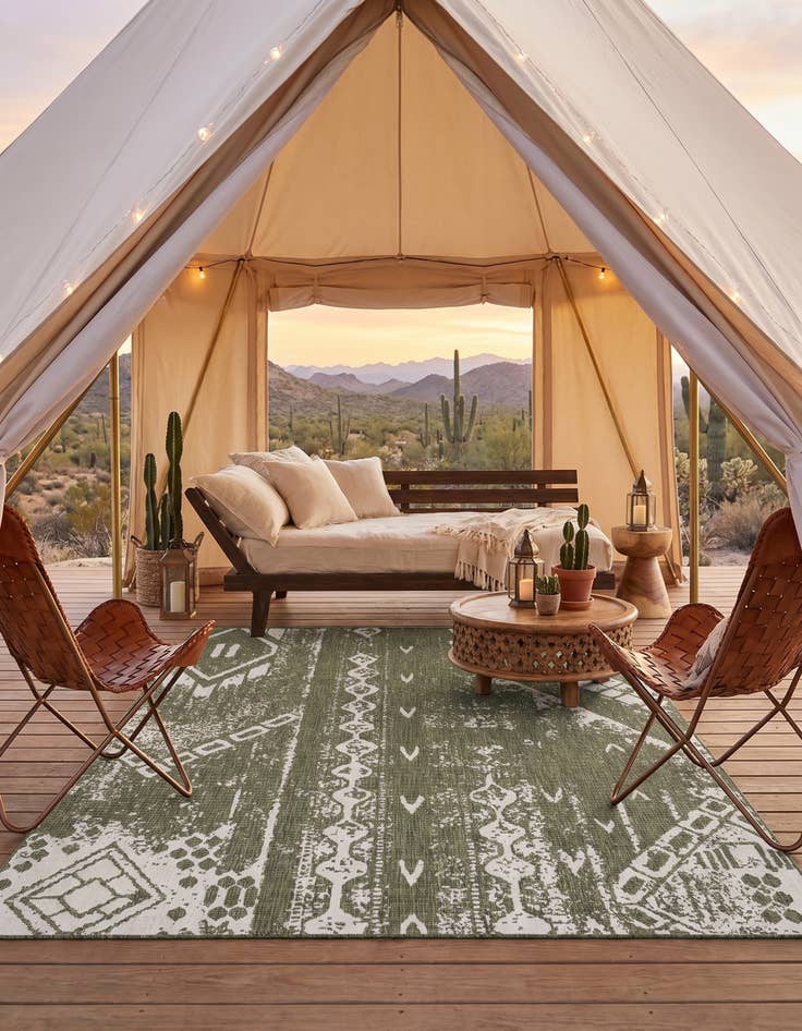 Detail image of 7' 10 x 10' Easy-Clean Bohemian Indoor / Outdoor Rug