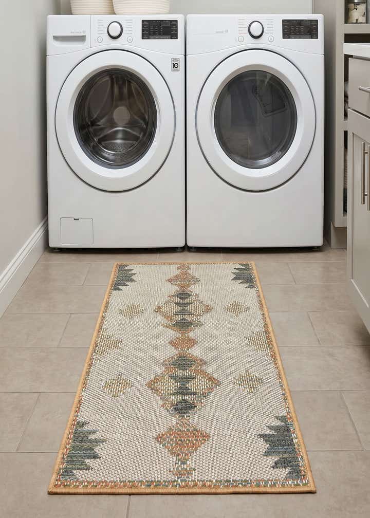 2' x 4' Easy-Clean Baja Indoor / Outdoor Runner Rug