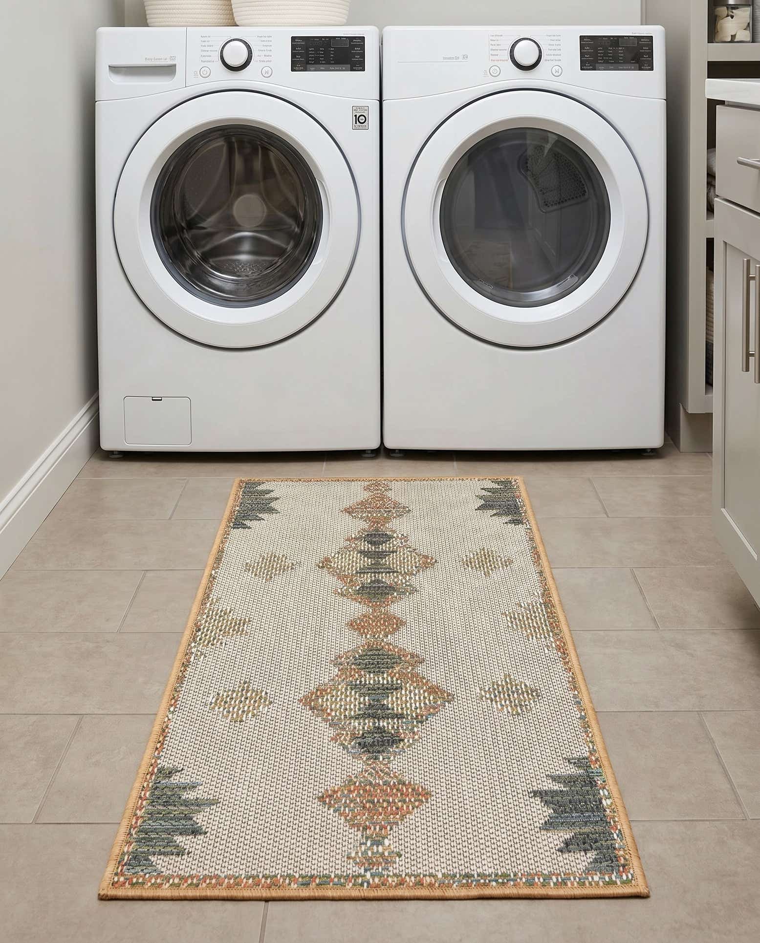 2' x 4' Easy-Clean Baja Indoor / Outdoor Runner Rug