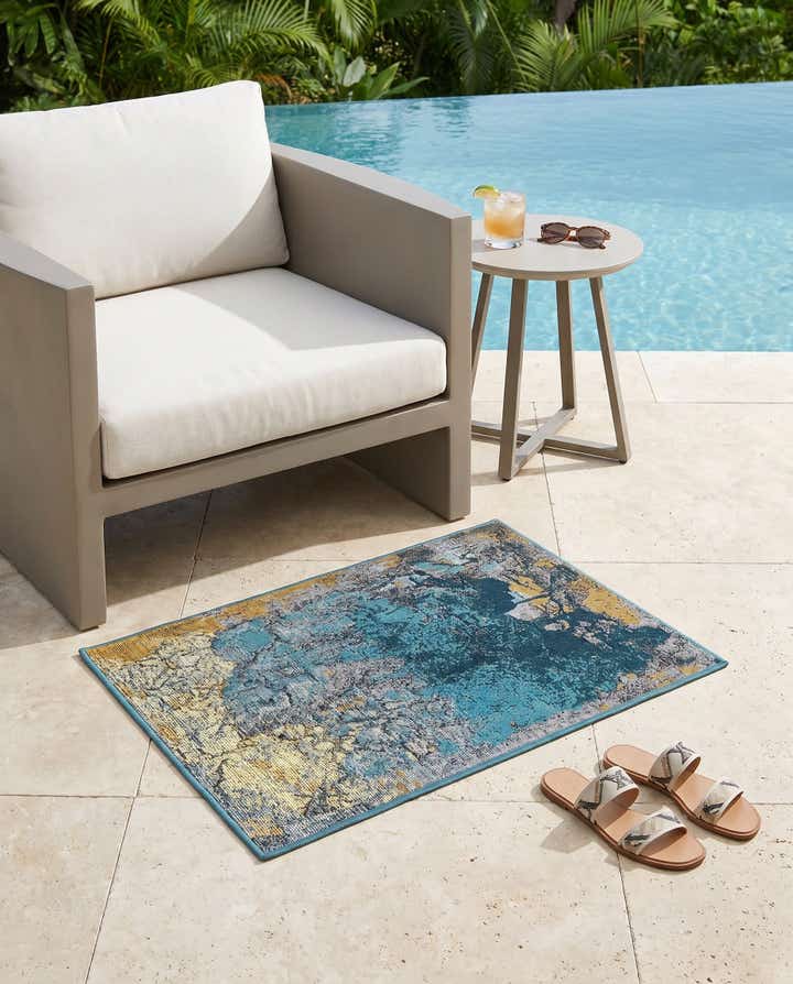 2' x 3' Easy-Clean Modern Indoor / Outdoor Rug