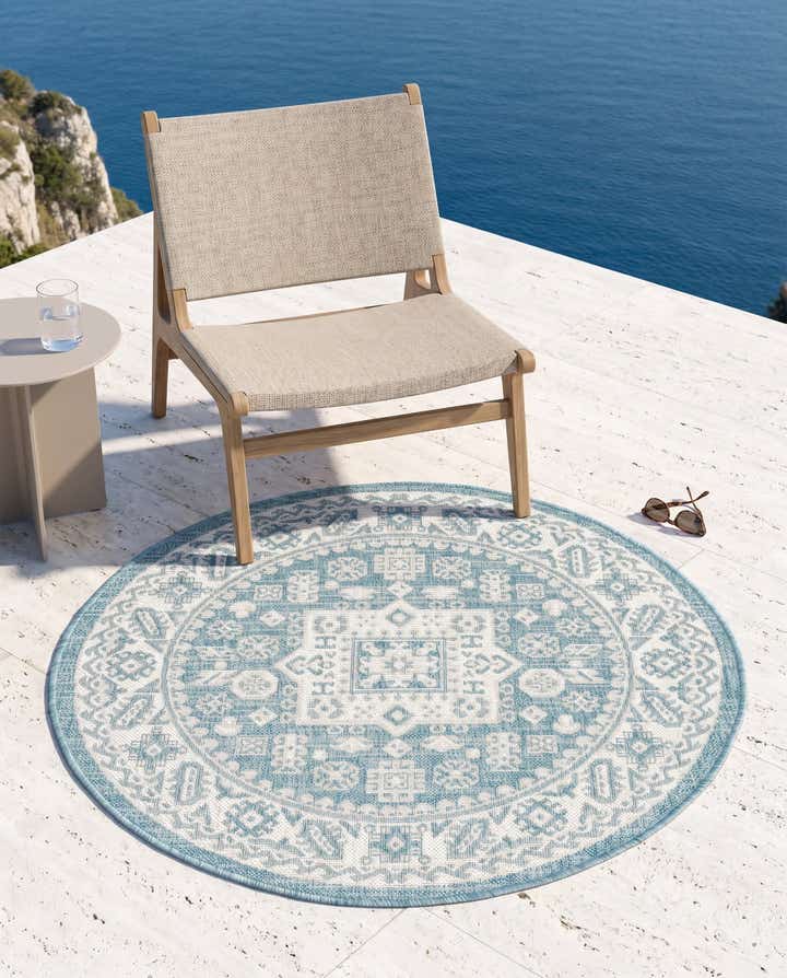 3' x 3' Easy-Clean Aztec Indoor / Outdoor Round Rug