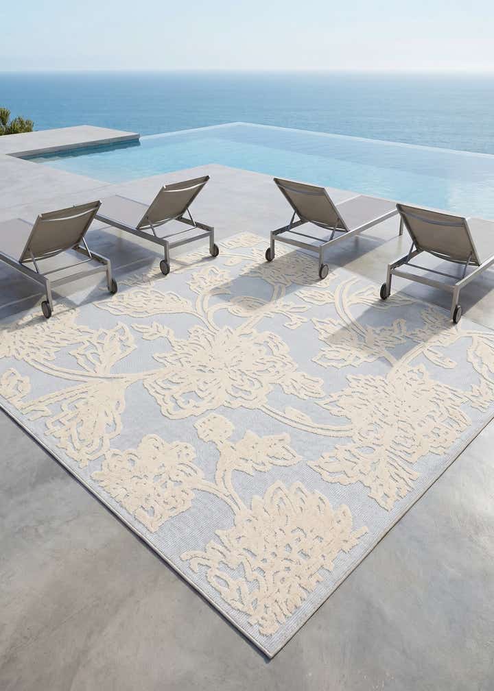 7' 10 x 7' 10 Easy-Clean Aruba Indoor / Outdoor Square Rug