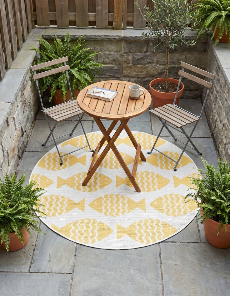 Detail image of 4' 1 x 4' 1 Easy-Clean Coastal Indoor / Outdoor Round Rug