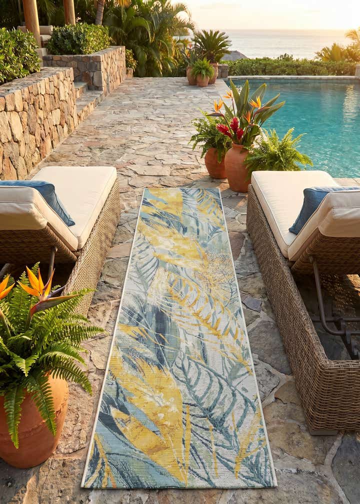 2' x 8' Easy-Clean Botanical Indoor / Outdoor Runner Rug