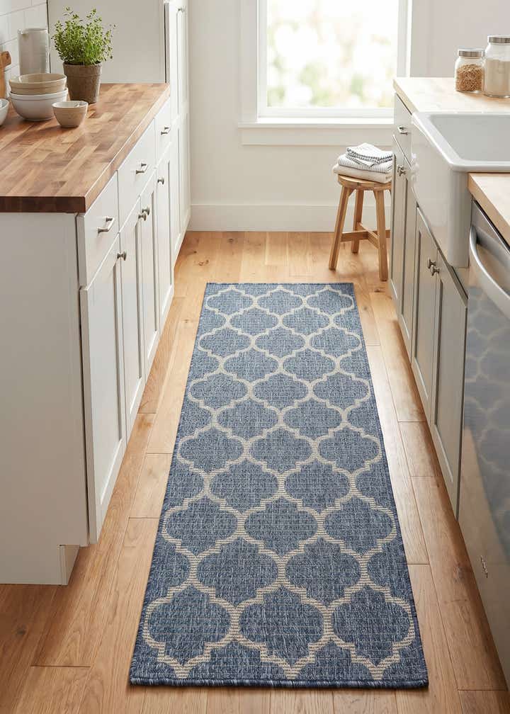 2' x 5' Easy-Clean Lattice Indoor / Outdoor Runner Rug
