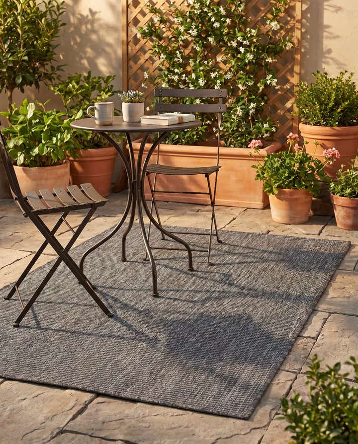 3' 1 x 5' 3 Easy-Clean Solid Indoor / Outdoor Rug