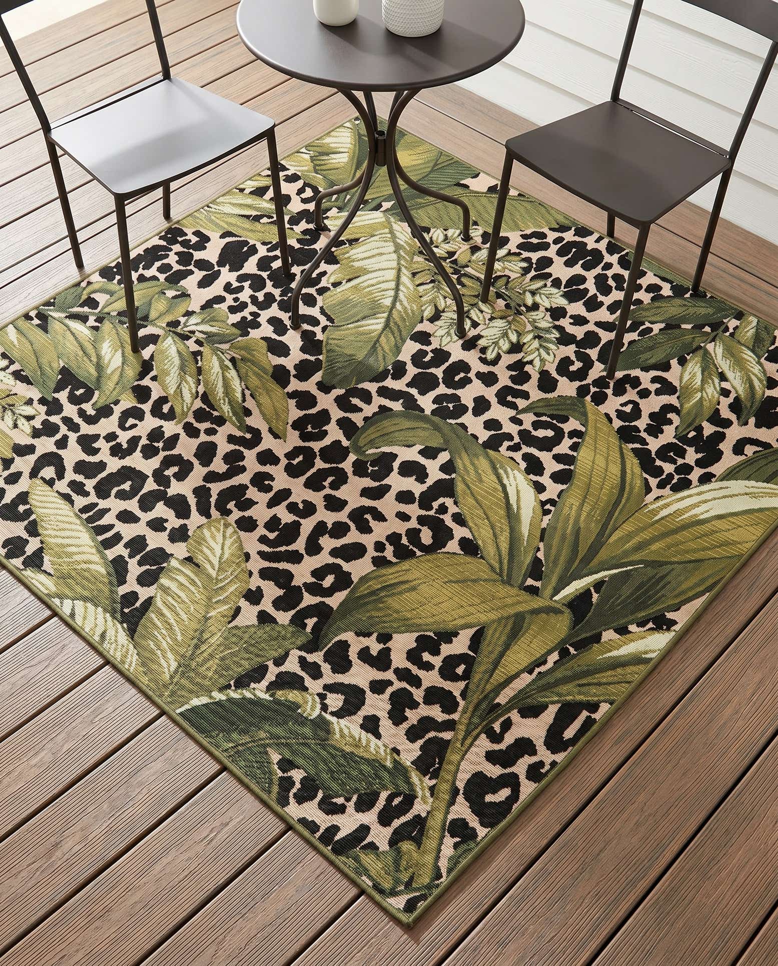 5' 3 x 5' 3 Easy-Clean Botanical Indoor / Outdoor Square Rug