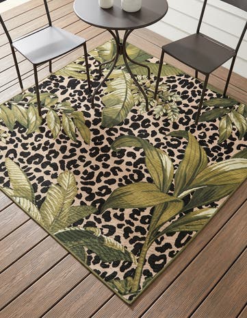 5' 3 x 5' 3 Easy-Clean Botanical Indoor / Outdoor Square Rug