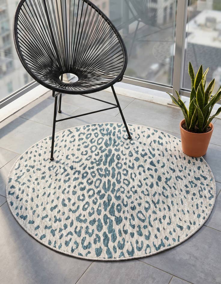 Detail image of 4' x 4' Easy-Clean Safari Indoor / Outdoor Round Rug