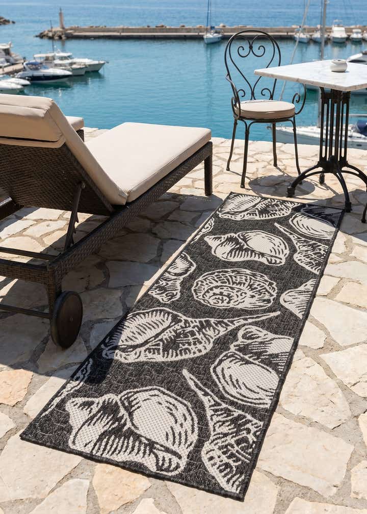 2' x 6' Easy-Clean Coastal Indoor / Outdoor Runner Rug