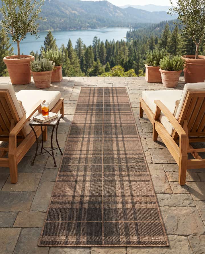 2' 7 x 10' Easy-Clean Checkered Indoor / Outdoor Runner Rug
