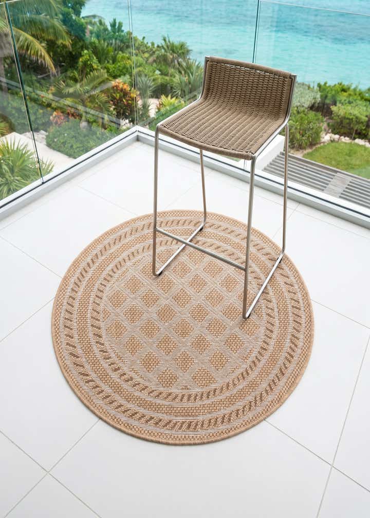 3' 3 x 3' 3 Easy-Clean Trellis Indoor / Outdoor Round Rug