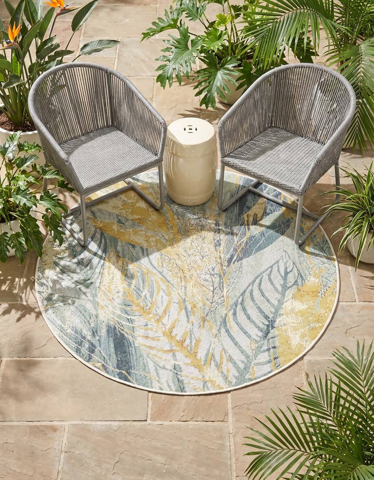 Detail image of 4' x 4' Easy-Clean Botanical Indoor / Outdoor Round Rug