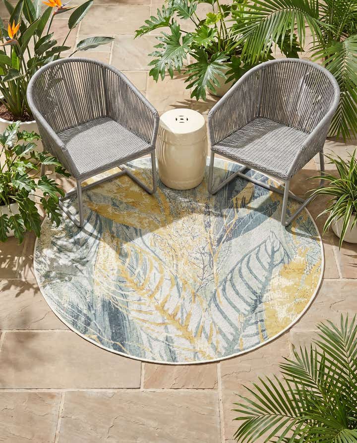 4' x 4' Easy-Clean Botanical Indoor / Outdoor Round Rug