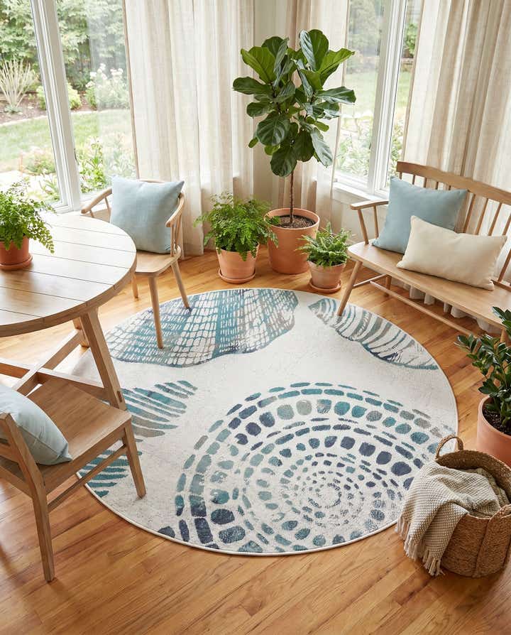 5' 3 x 5' 3 Easy-Clean Coastal Indoor / Outdoor Round Rug