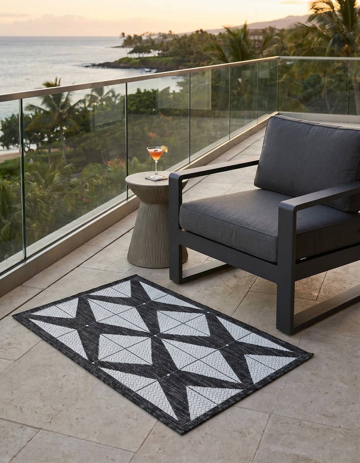 Detail image of 2' x 3' Easy-Clean Modern Indoor / Outdoor Rug