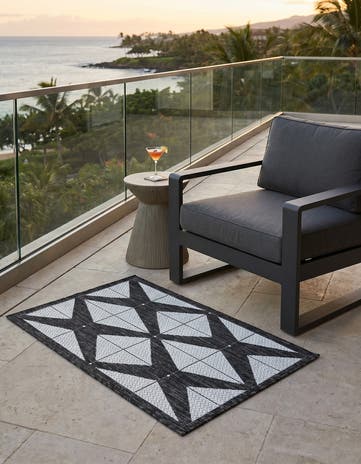 2' x 3' Easy-Clean Modern Indoor / Outdoor Rug