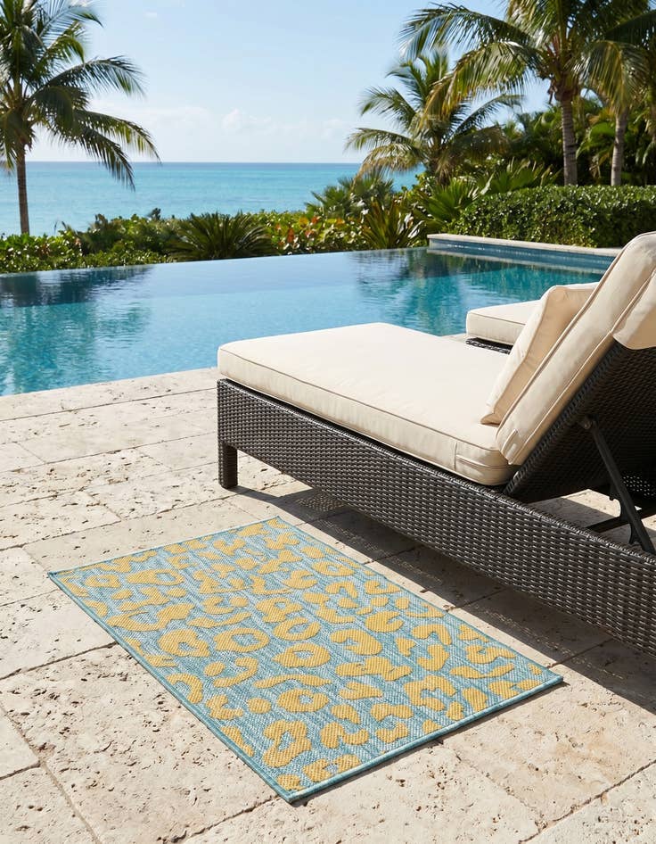 Detail image of 2' x 3' Easy-Clean Safari Indoor / Outdoor Rug