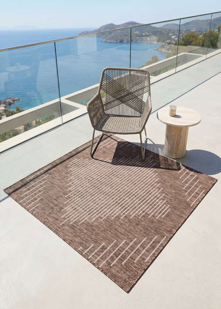 5' 3 x 5' 3 Easy-Clean Modern Indoor / Outdoor Square Rug