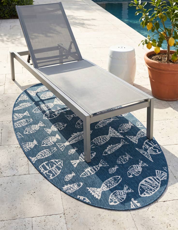 Detail image of 4' x 6' Easy-Clean Coastal Indoor / Outdoor Oval Rug