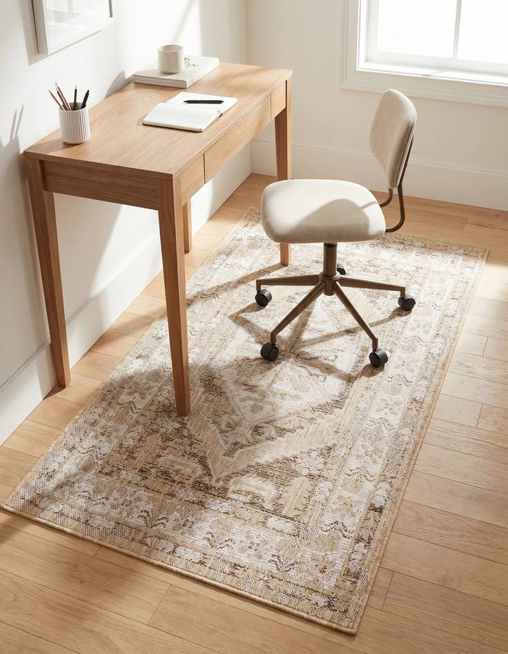 Detail image of 3' x 5' 3 Easy-Clean Traditional Indoor / Outdoor Rug