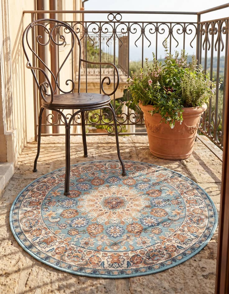 Detail image of 3' 3 x 3' 3 Easy-Clean Traditional Indoor / Outdoor Round Rug