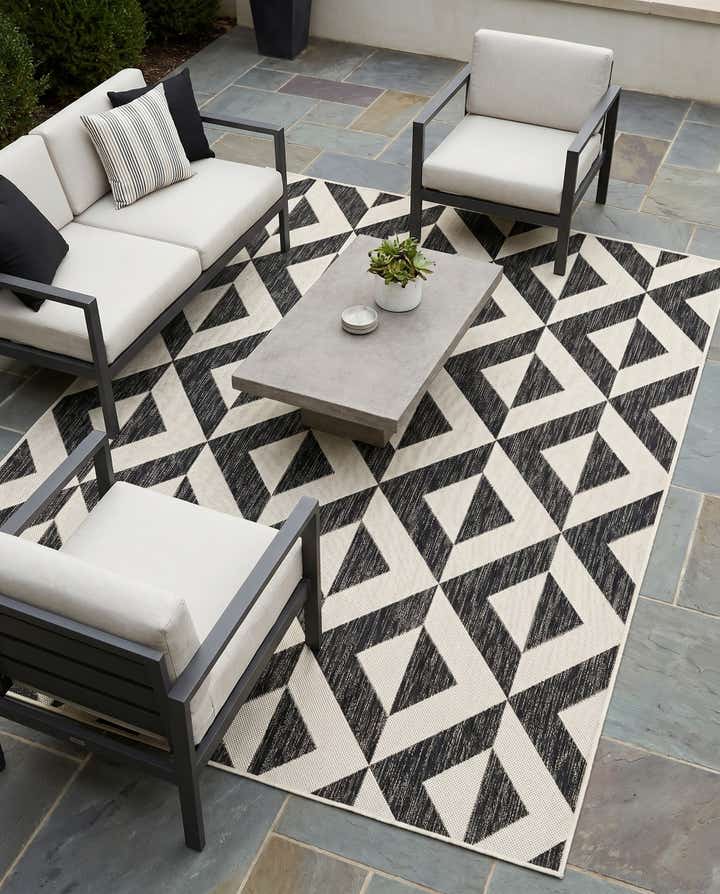 5' 3 x 8' Easy-Clean Jill Zarin Napa Indoor / Outdoor Rug