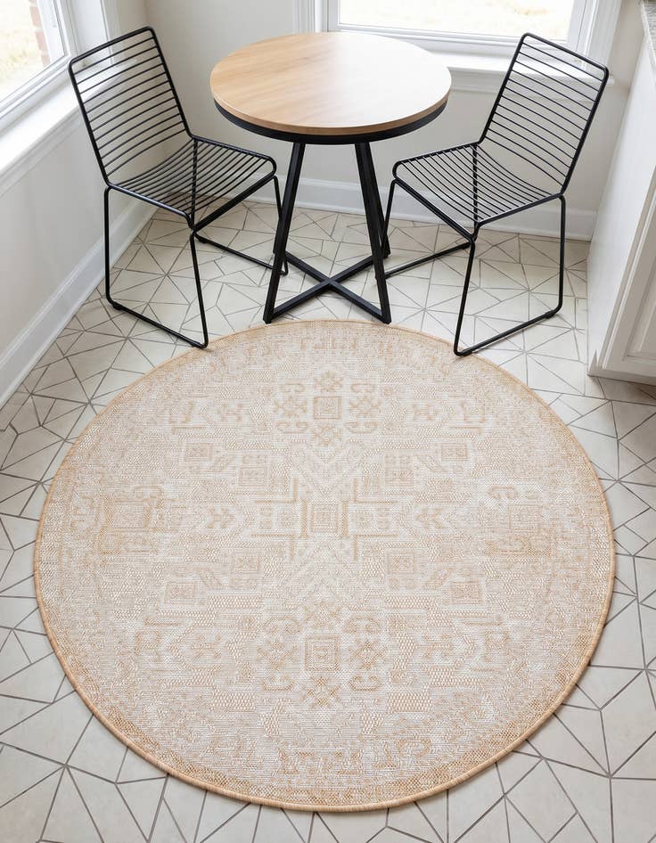 Detail image of 4' x 4' Easy-Clean Aztec Indoor / Outdoor Round Rug