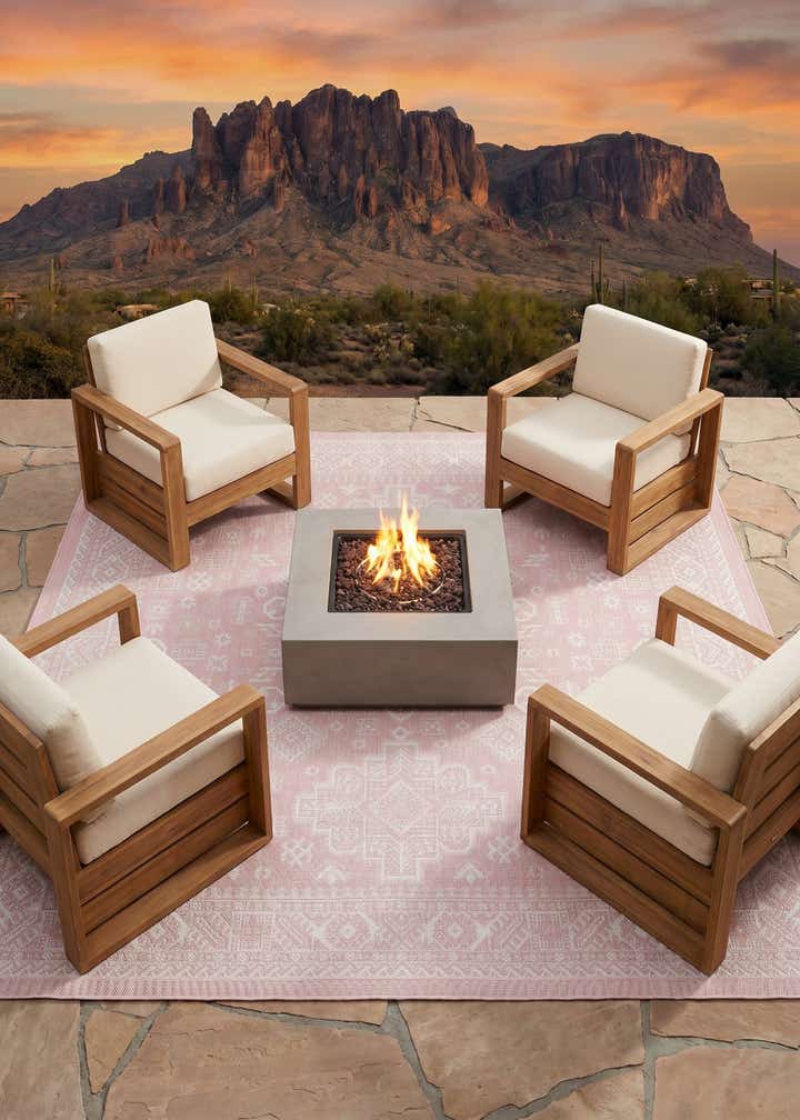 7' 10 x 7' 10 Easy-Clean Aztec Indoor / Outdoor Square Rug