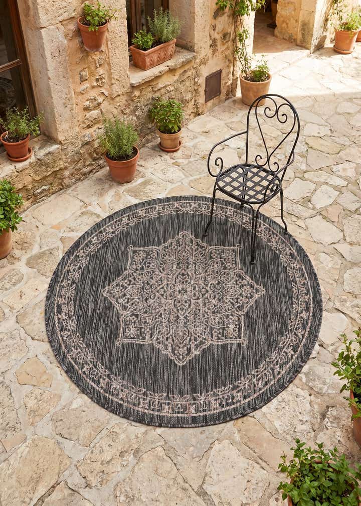 4' x 4' Easy-Clean Traditional Indoor / Outdoor Round Rug