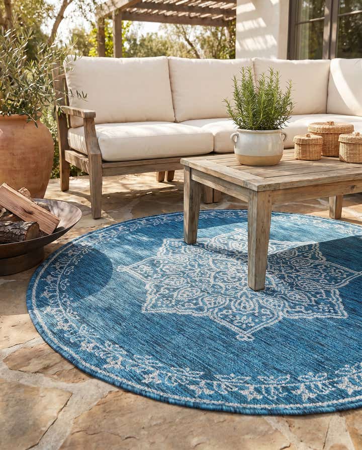 4' x 4' Easy-Clean Traditional Indoor / Outdoor Round Rug