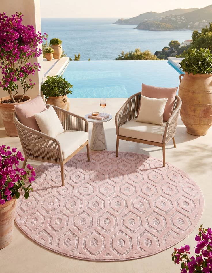 Detail image of 7' x 7' Easy-Clean Trellis Textured Indoor / Outdoor Round Rug