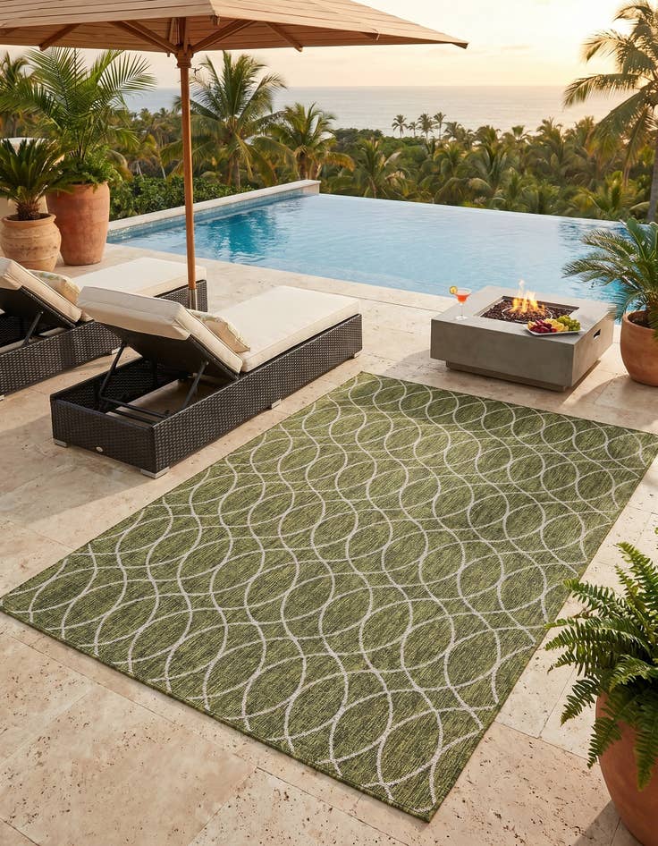 Detail image of 5' 3 x 8' Easy-Clean Trellis Indoor / Outdoor Rug