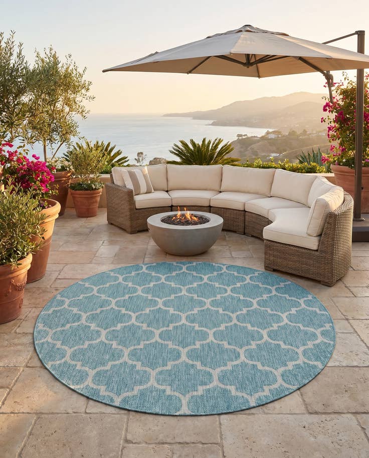 Detail image of 7' 10 x 7' 10 Easy-Clean Lattice Indoor / Outdoor Round Rug