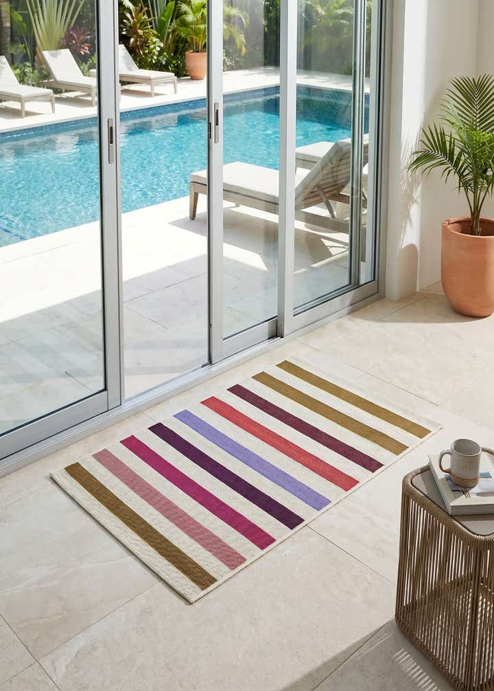 2' x 3' Easy-Clean Striped Indoor / Outdoor Rug