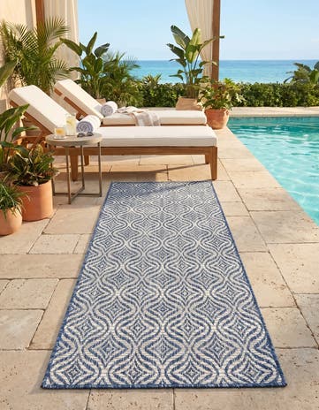 2' x 6' Easy-Clean Lattice Indoor / Outdoor Runner Rug