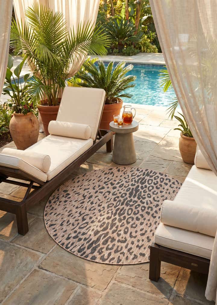 6' x 6' Easy-Clean Safari Indoor / Outdoor Round Rug
