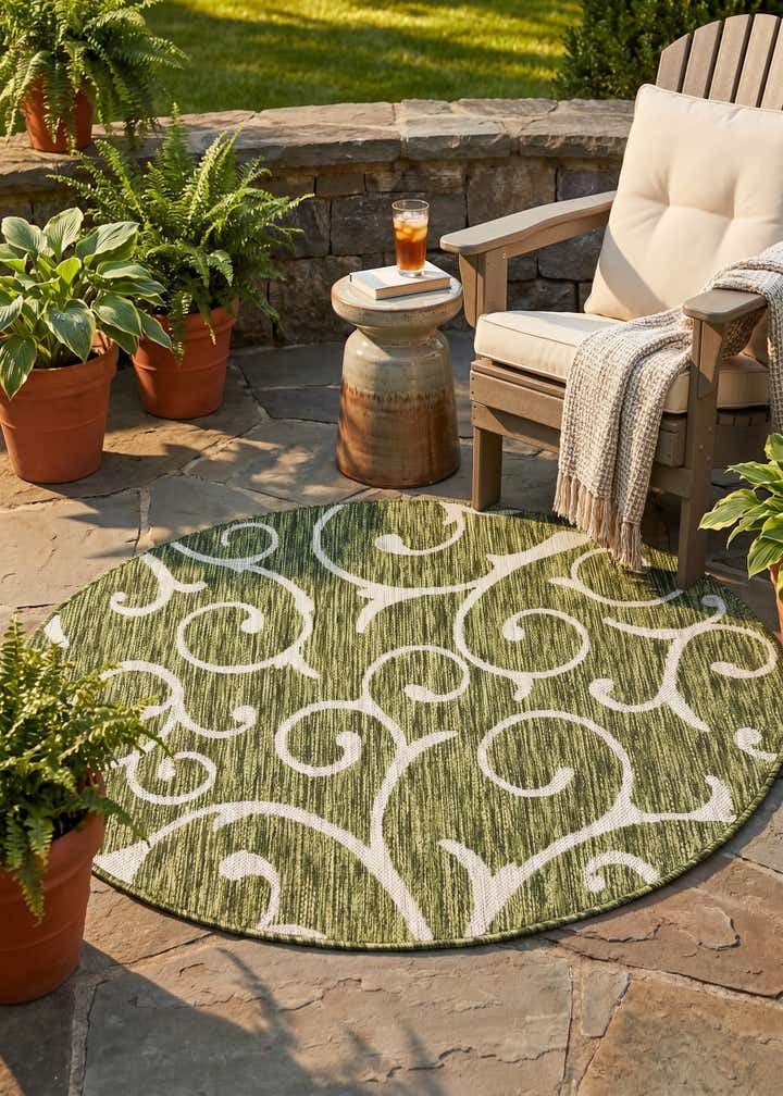4' x 4' Easy-Clean Botanical Indoor / Outdoor Round Rug