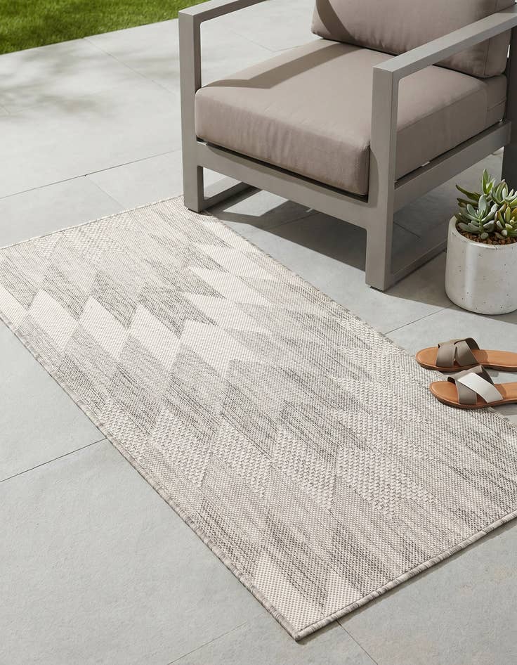 Detail image of 2' x 4' Easy-Clean Modern Indoor / Outdoor Runner Rug